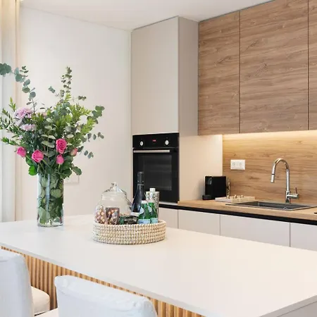 2-bdr Sv Elegance Luxury With Shared Pool 아파트 아테네